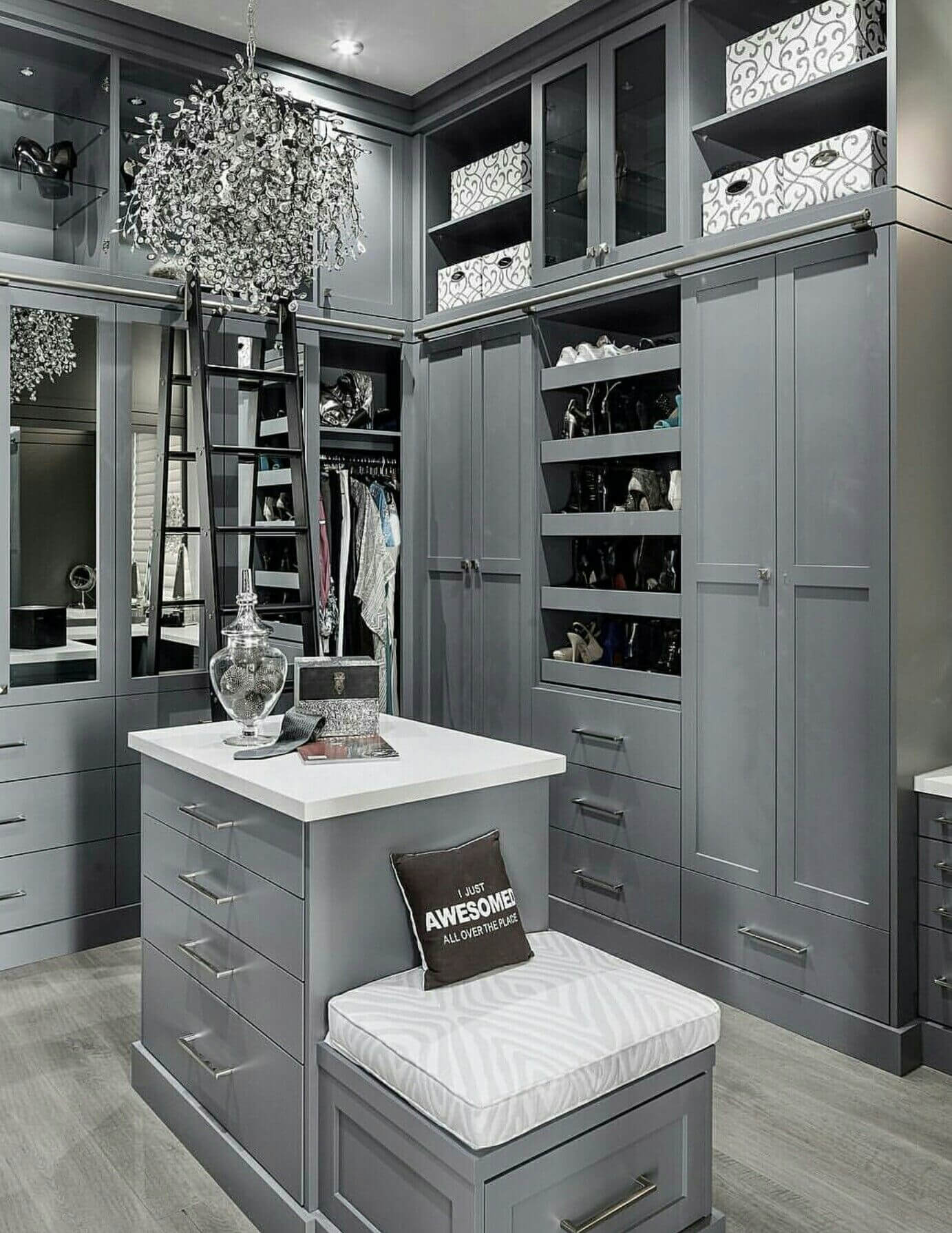 Серые гардеробные